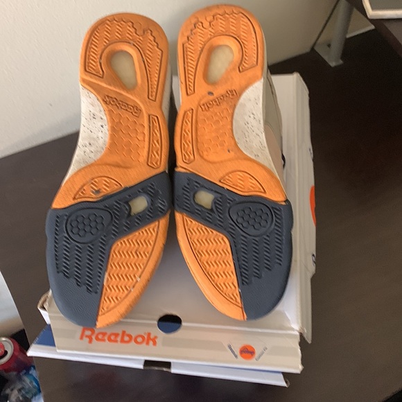 Reebok court victory pump size 8 used - Picture 4 of 8